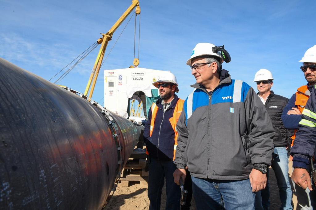 Horacio Marín encabezó el inicio de la soldadura del Oleoducto Sur de Vaca Muerta