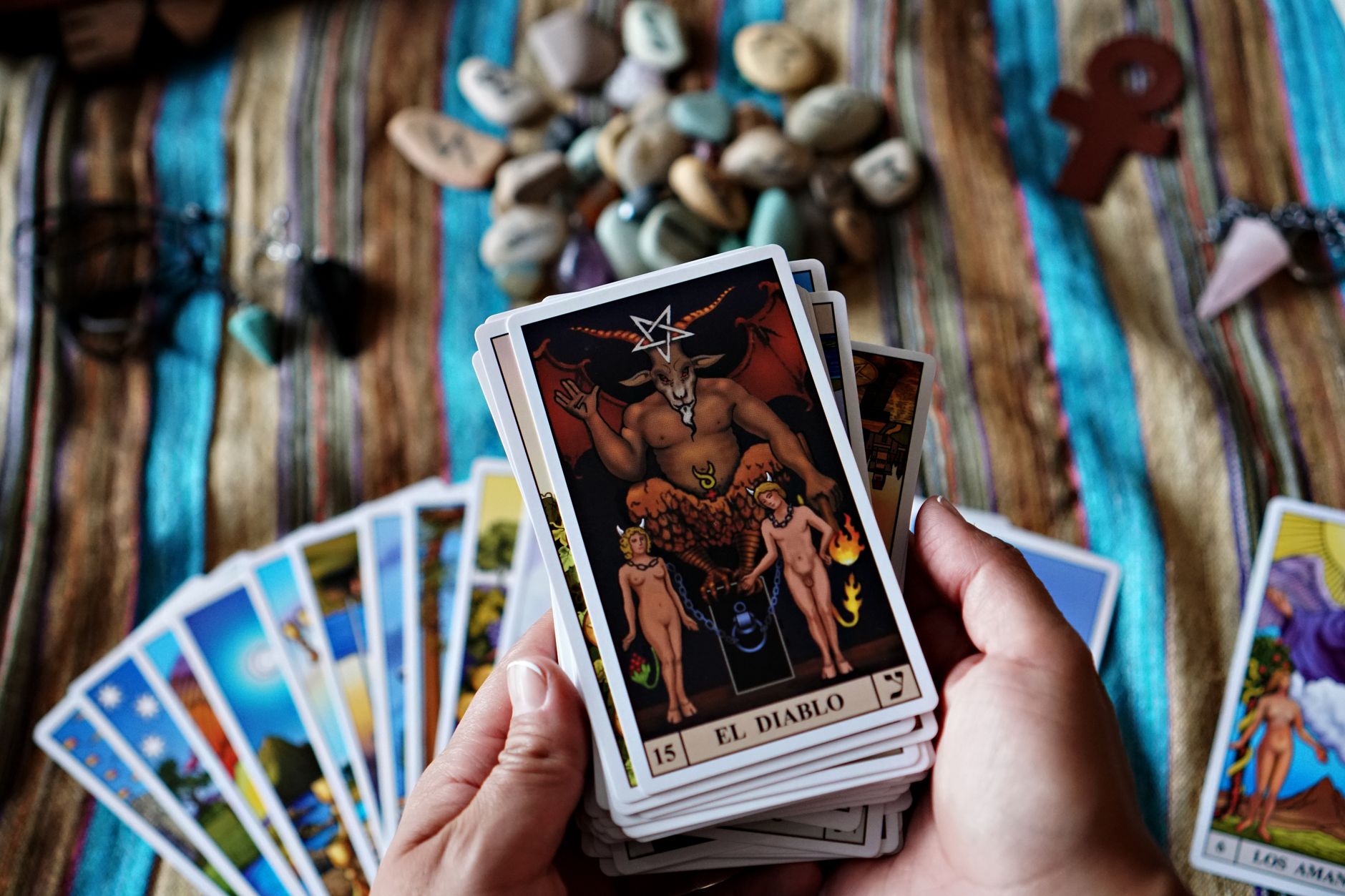 El tarot del 19 de enero: esto es lo que La Fuerza le tiene reservado a cada signo