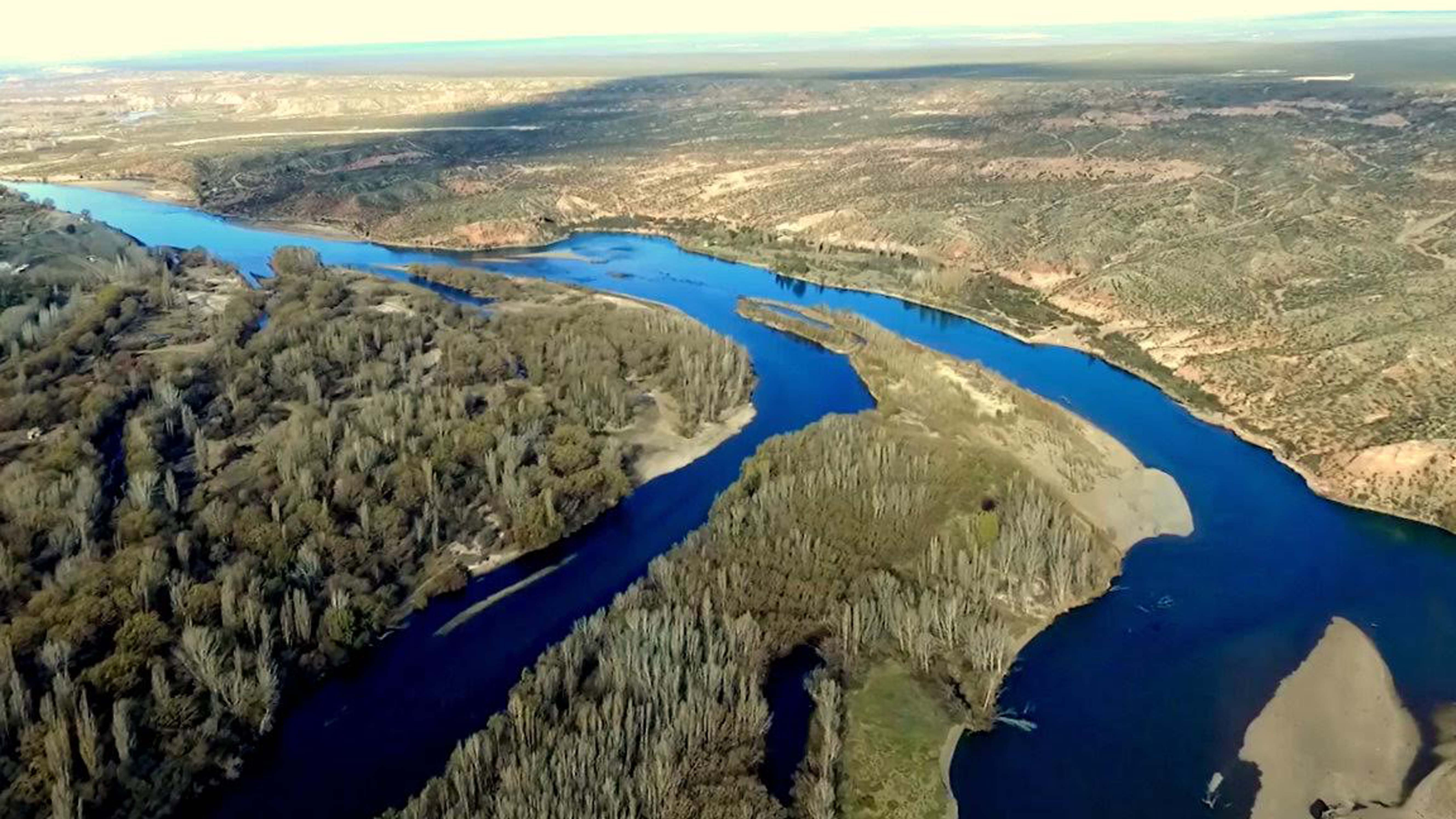 Crecida en el Alto Valle: monitoreo permanente sobre los ríos Neuquén y Limay por las lluvias
